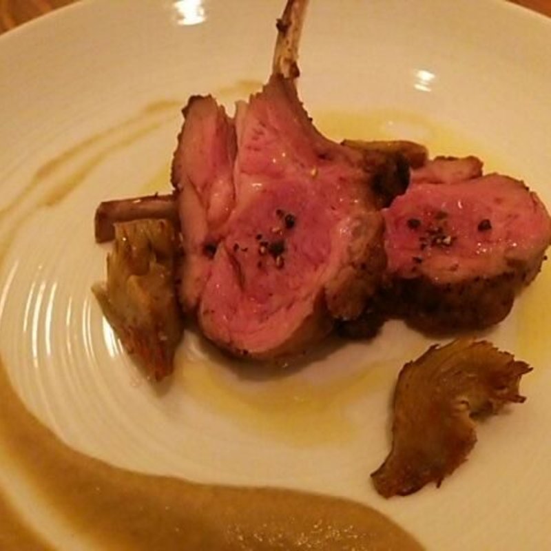 仔羊の炭火焼(ファットリーア エッセ)