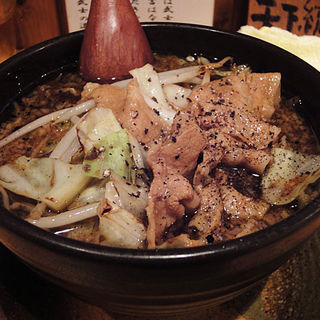 黒醤油ラーメン(麺屋 武士道)