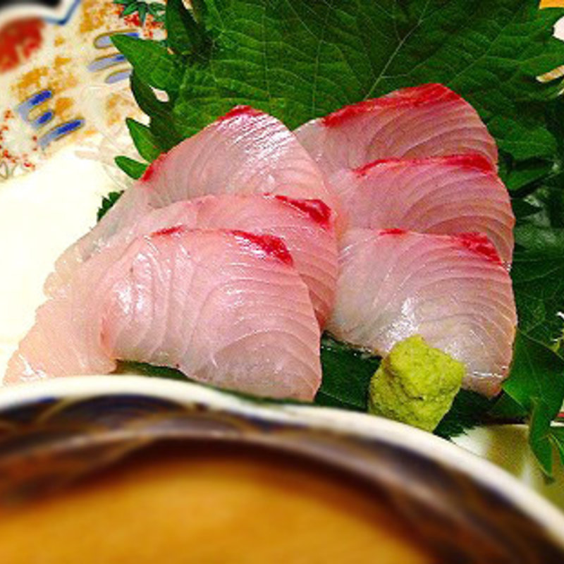 ハマチのお刺し身(秋田家)