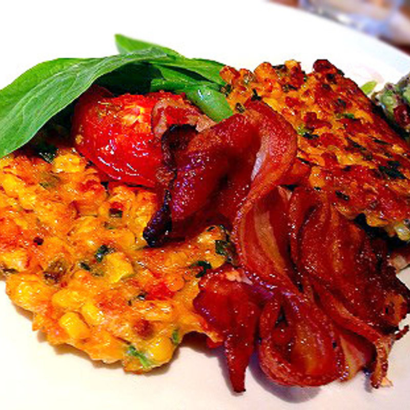 スイートコーンフリッターw/ ベーコン、ほうれん草、アヴォカドサルサ(bills 横浜赤レンガ倉庫)