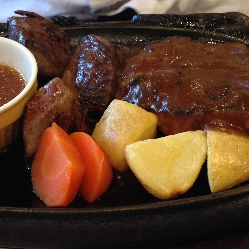 ハンバーグ＆カットステーキランチ(ステーキハウス フォルクス 葛西店)