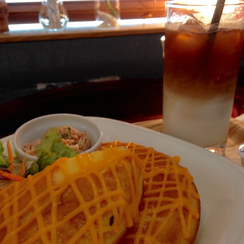 ツナサラダパンケーキ(ペーパーウォールカフェ ecute立川店)