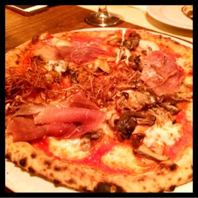 フンギのピッツア(ピッツォランテ スパッカ ナポリ （Pizzo Rante Spacca Napoli）)