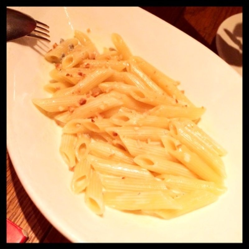 チーズのペンネ(ピッツォランテ スパッカ ナポリ （Pizzo Rante Spacca Napoli）)