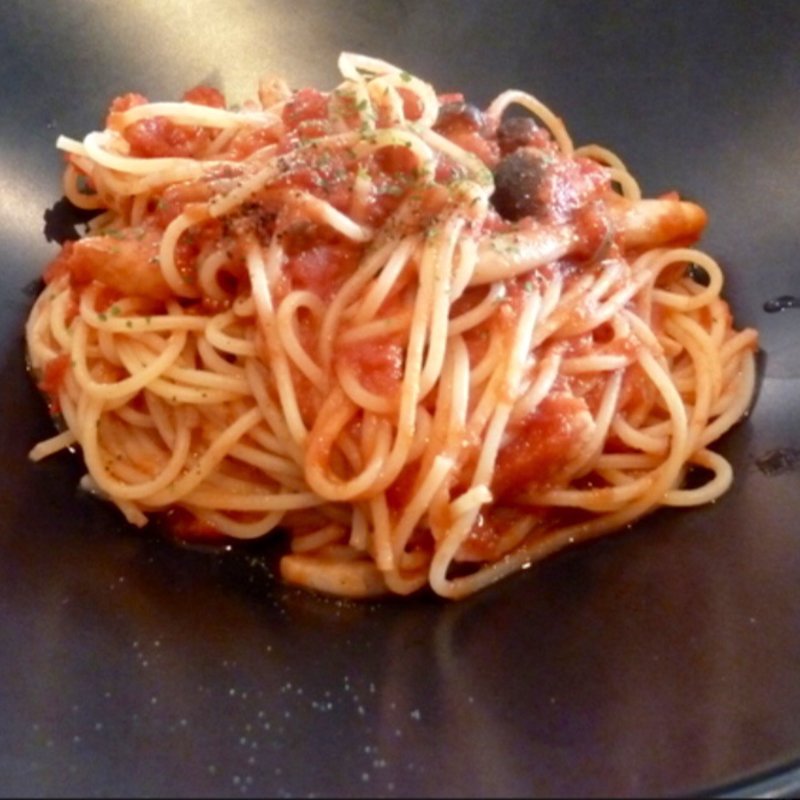 厚切りベーコンときのこのトマトソースパスタ(グレイスガーデンプラス)