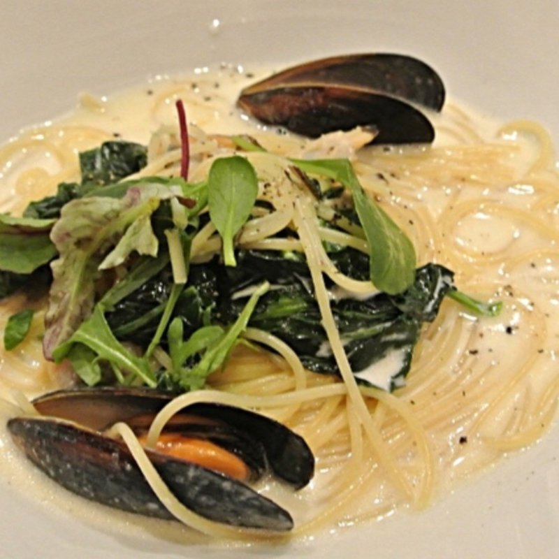 ムール貝とあさりのクリームソースパスタ(グレイスガーデンプラス)