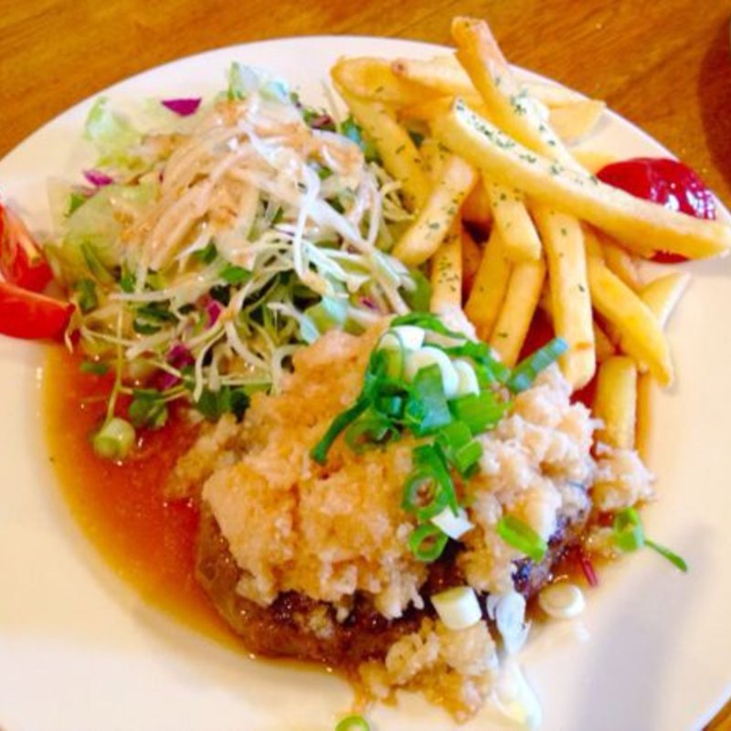 和風ハンバーグランチ(赤いトタン屋根の猫 )