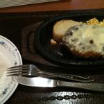 牛肉のチーズハンバーグ(レストラン十勝日本橋店)