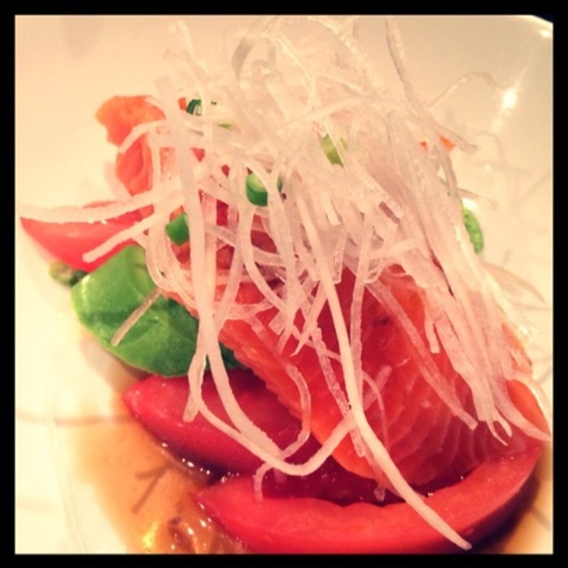 アボカドトマトサーモンサラダ(酒ずき くらのすけ)