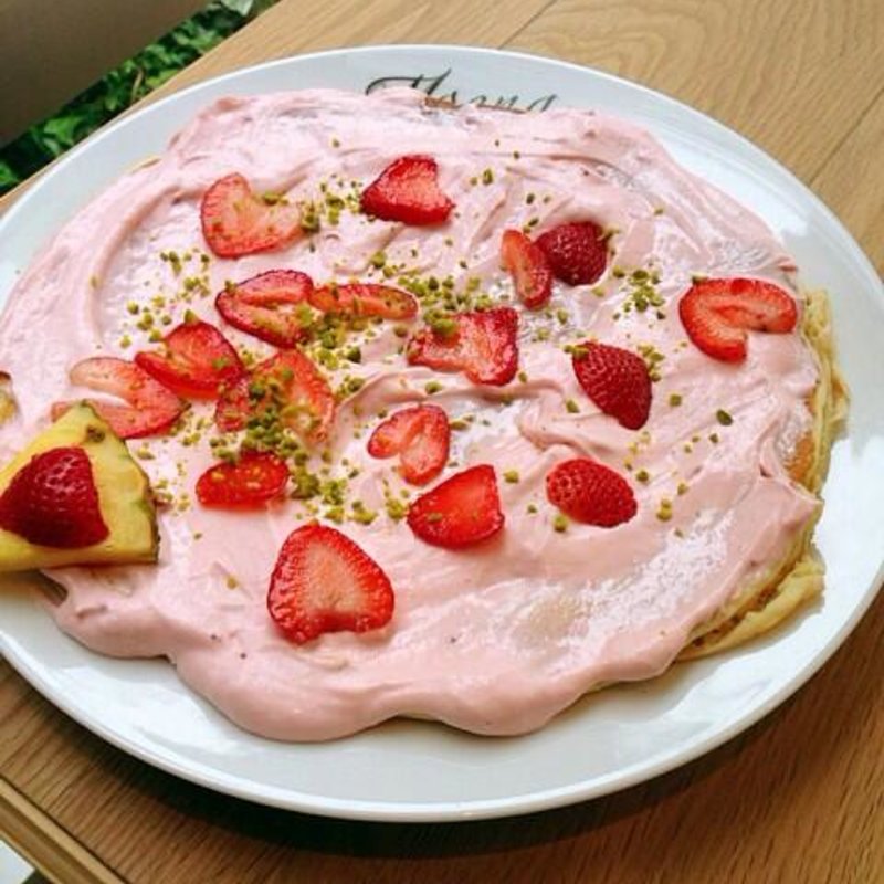 ストロベリーパンケーキ(モエナ カフェ （Moena CAFE）)