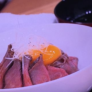 近江牛ローストビーフ丼(二九食や （ニクショクヤ）)