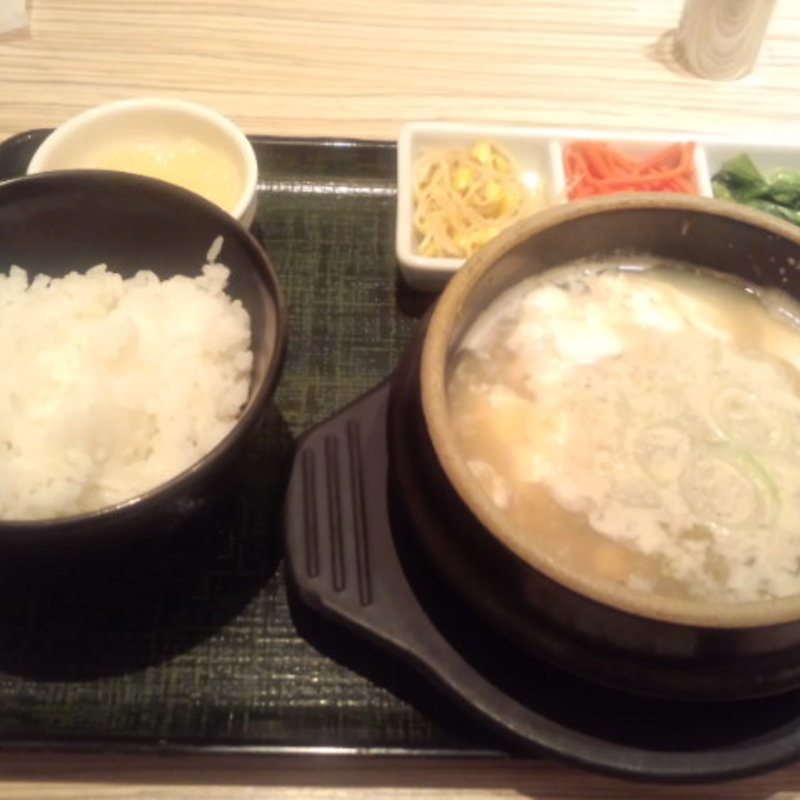 殻付きあさりスンドゥブ (東京純豆腐 横浜ジョイナス店)