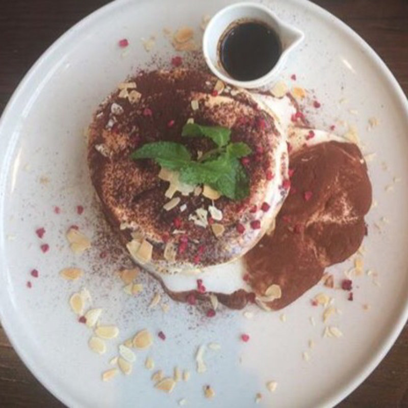 ティラミスパンケーキ《ドリンク付き》(THANKS ON THE TABLE.)