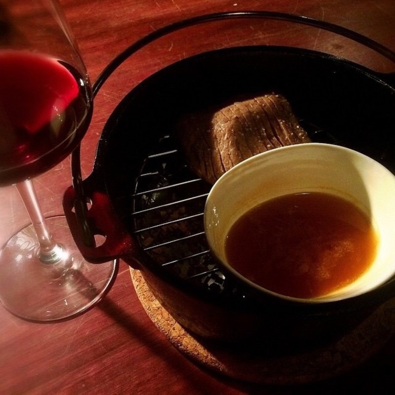 ダッチオーブンで作る黒毛和牛モモ肉の瞬間燻製(三軒茶屋 燻製201号室)