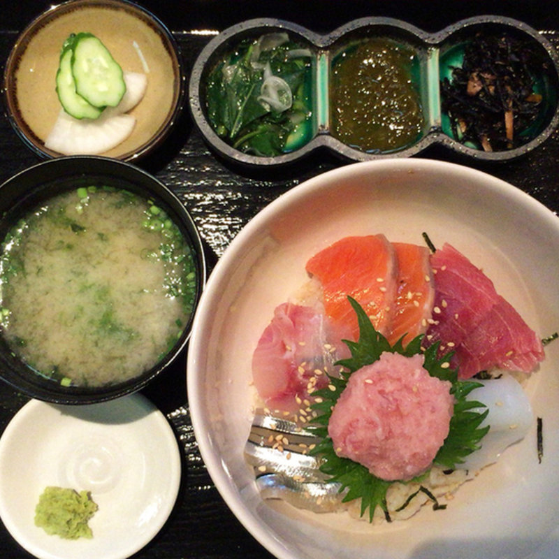 特撰海鮮丼(まました)