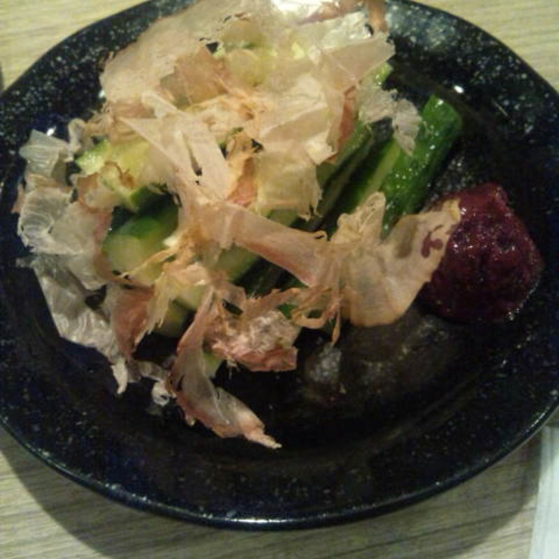 きゅうりのたたき梅肉添え(UDON-SAKABA エエイチ)