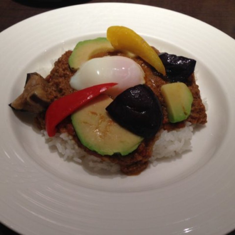 アボカドと揚げナスのキーマカリー(新宿中村屋インドカリーの店 玉川高島屋店 )