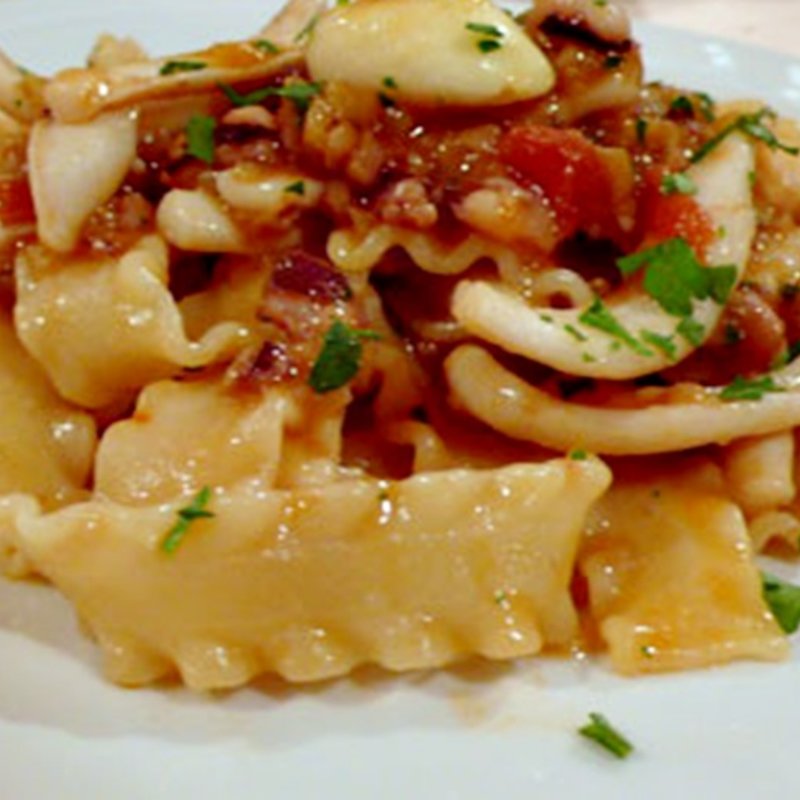 トマトとシラスのマファルデ(トラットリア イ・ビスケロ)