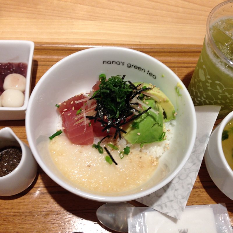 もちびんちょう鮪とアボガトとアボカドとろろどんぶり(nana’s green tea マルイシティ横浜店)