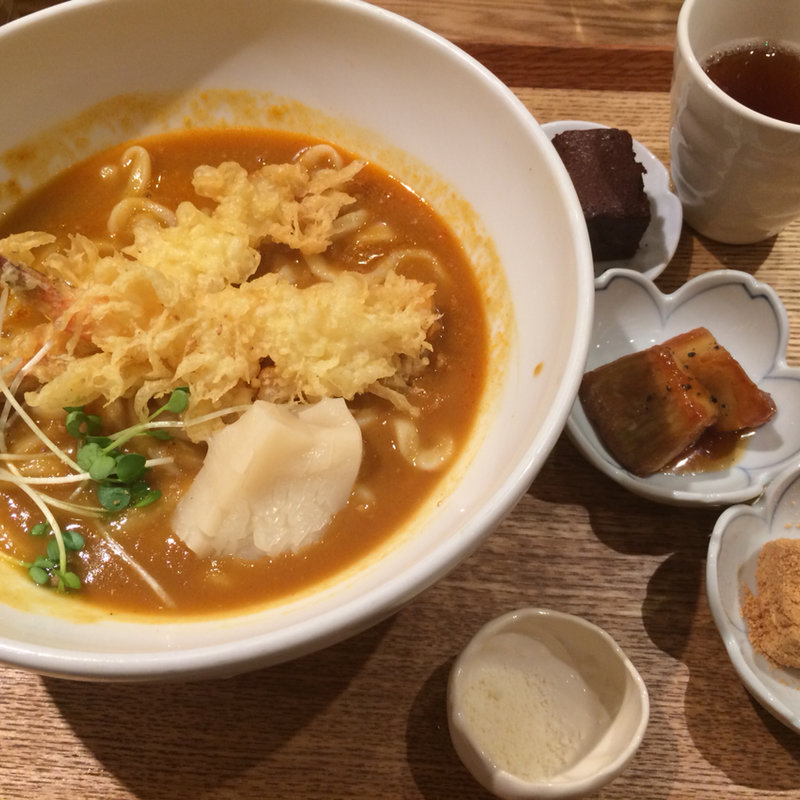 エビ天もちカレーうどん(めん、色いろ。いつでも、おやつ。 京都 )