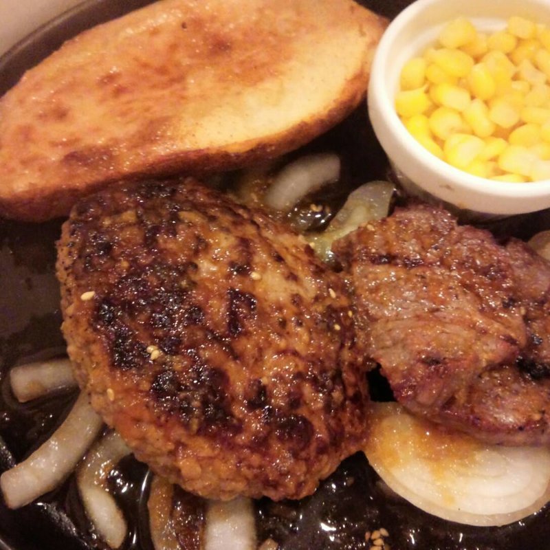 ハンバーグ＆カットステーキ（60g）(シェーンズバーグ 新宿ミロード店 )