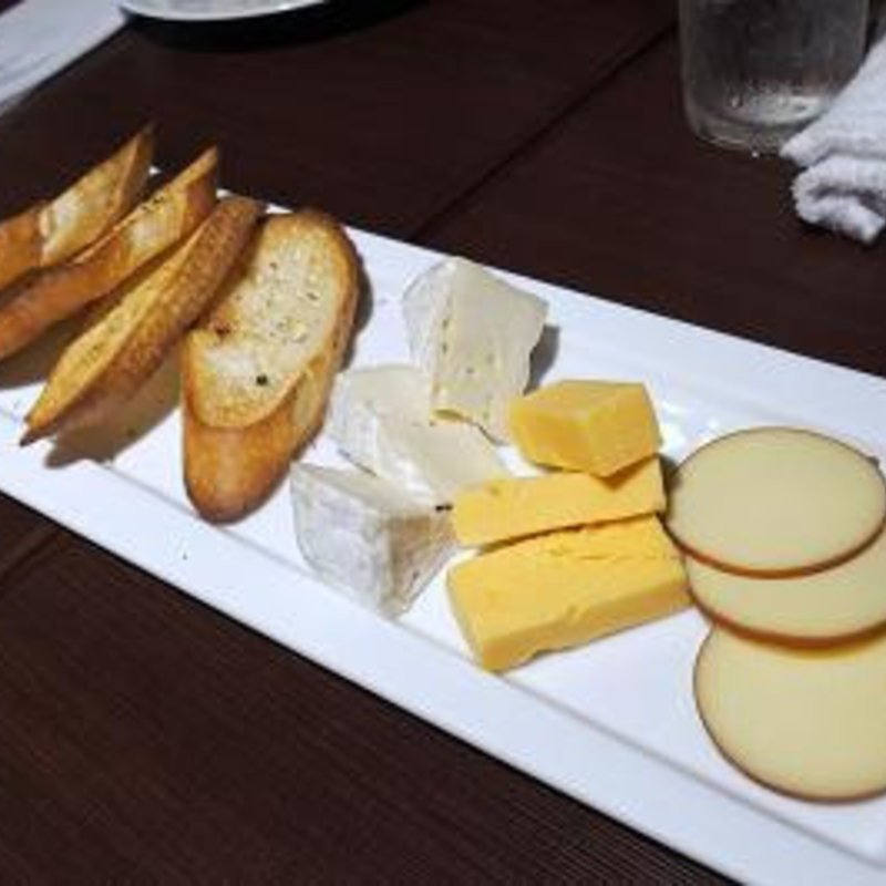 チーズ盛合せ(ピッツァアンドワイン アジト 新横浜店 （PIZZA＆WINE AJITO）)