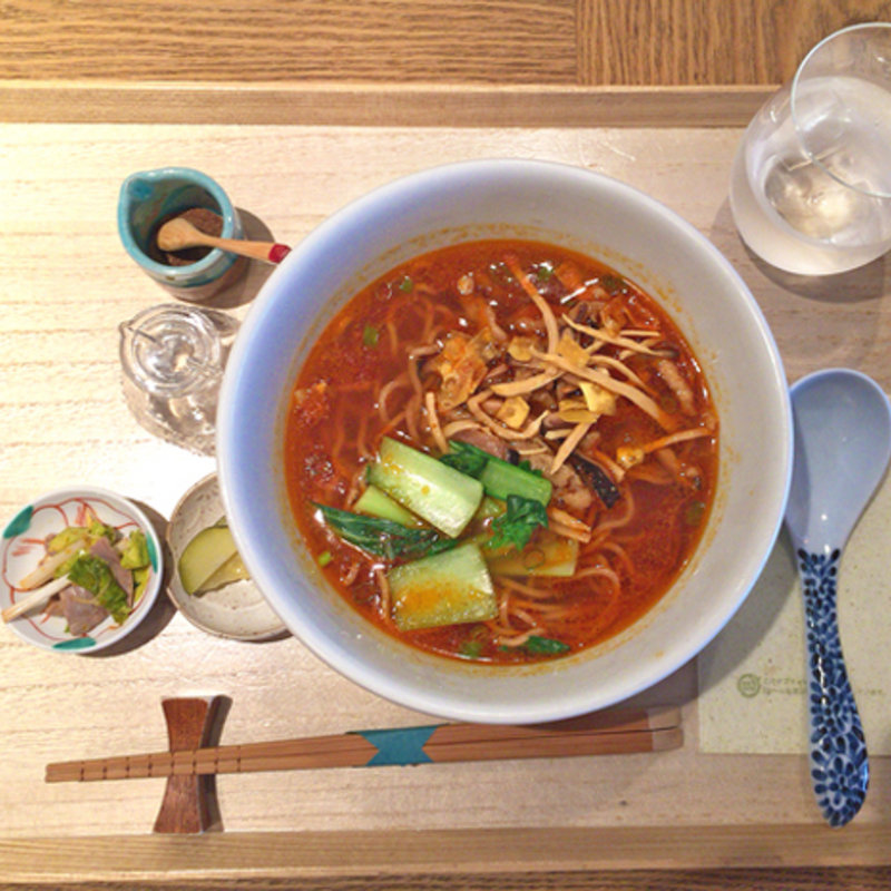 豚肉とタケノコの細切り炒めの酸辣湯麺(広尾はしづめ)