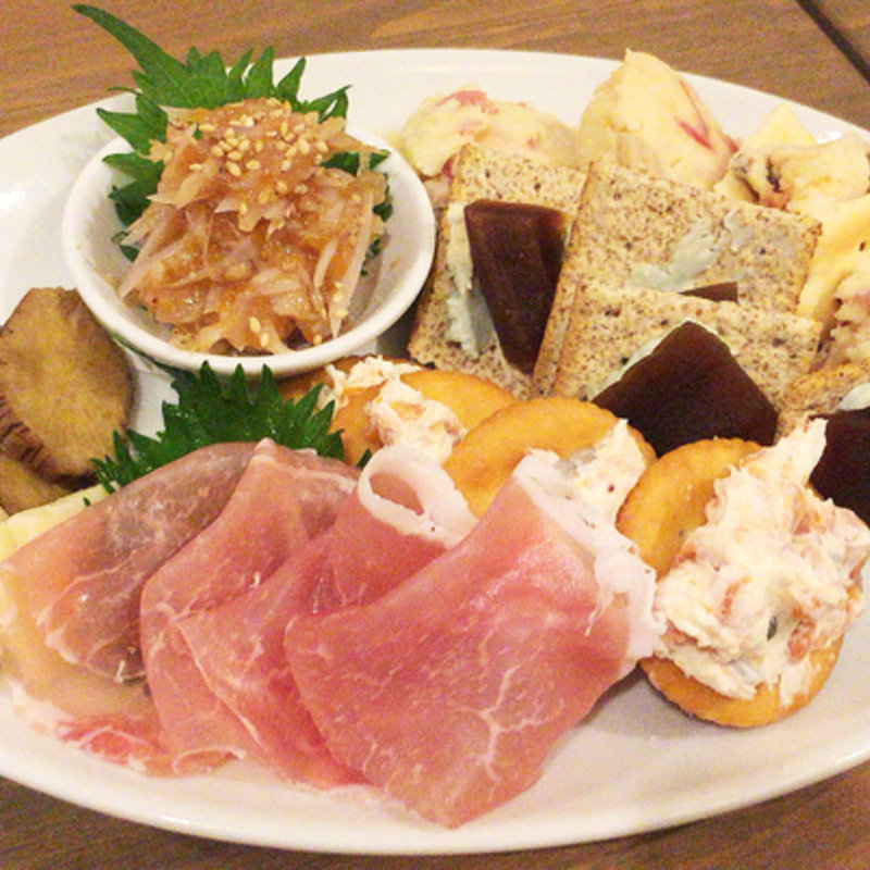 あての盛り合わせ(大)(酒嚢飯袋)