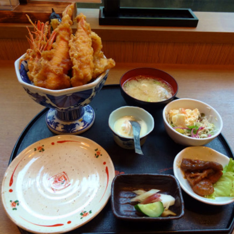 海の幸天丼(海鮮活魚・活寿し牛若丸 )