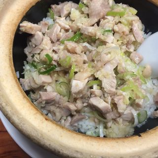 鶏肉と生姜の土鍋ごはん(土鍋大餃子)