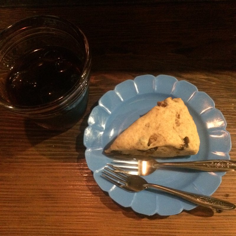 無花果とレーズンの全粒粉スコーン(コクテイル )