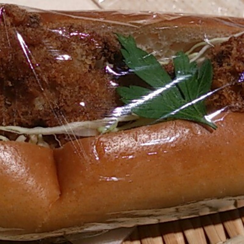 唐揚げパン(Lotus baguette)