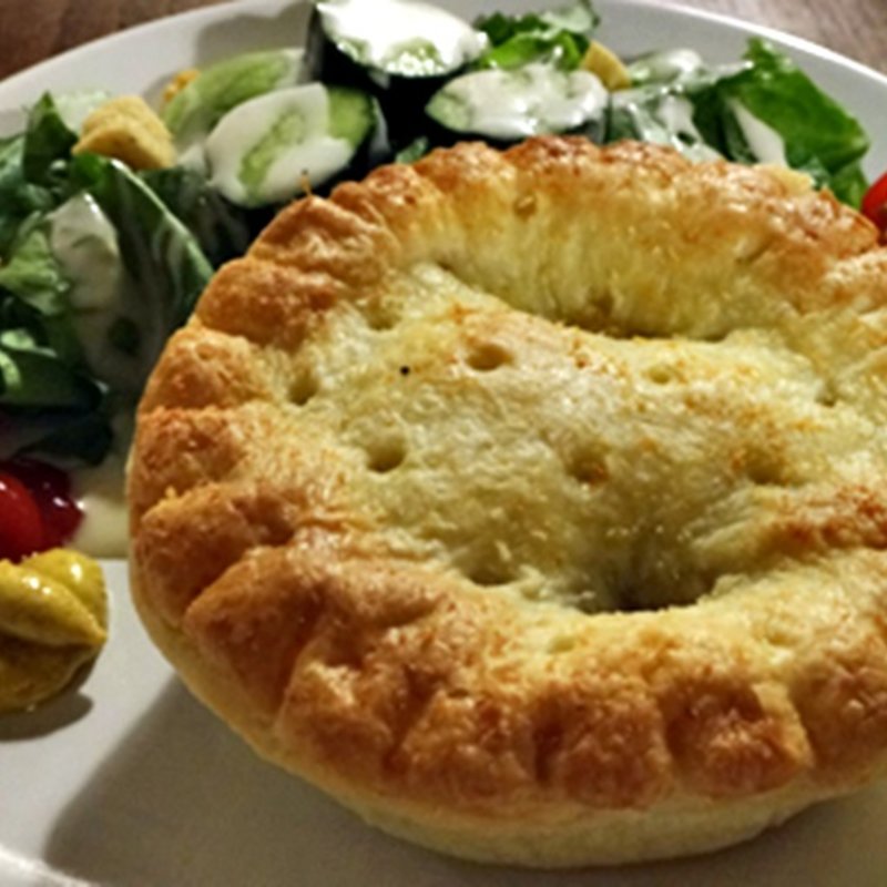 ミートパイサラダ添え(カンピオンエール)