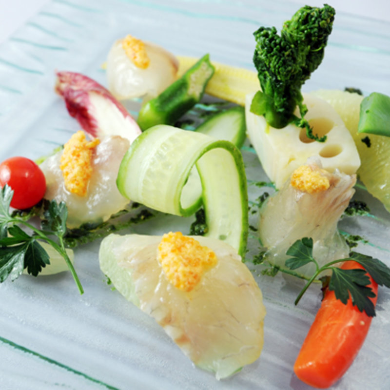 鮮魚のカルパッチョ庭園野菜のコンポジション(シュペッツレ カフェ&ワイン 表参道ヒルズ店 （【旧店名】レーゼン ヴァルト）)