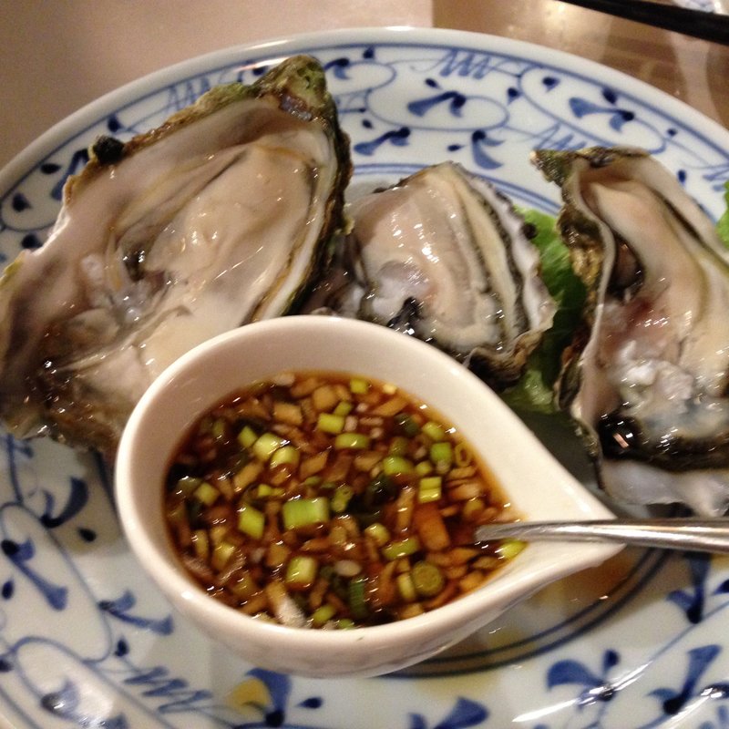 生ガキ(元町１丁目食堂クリュ)