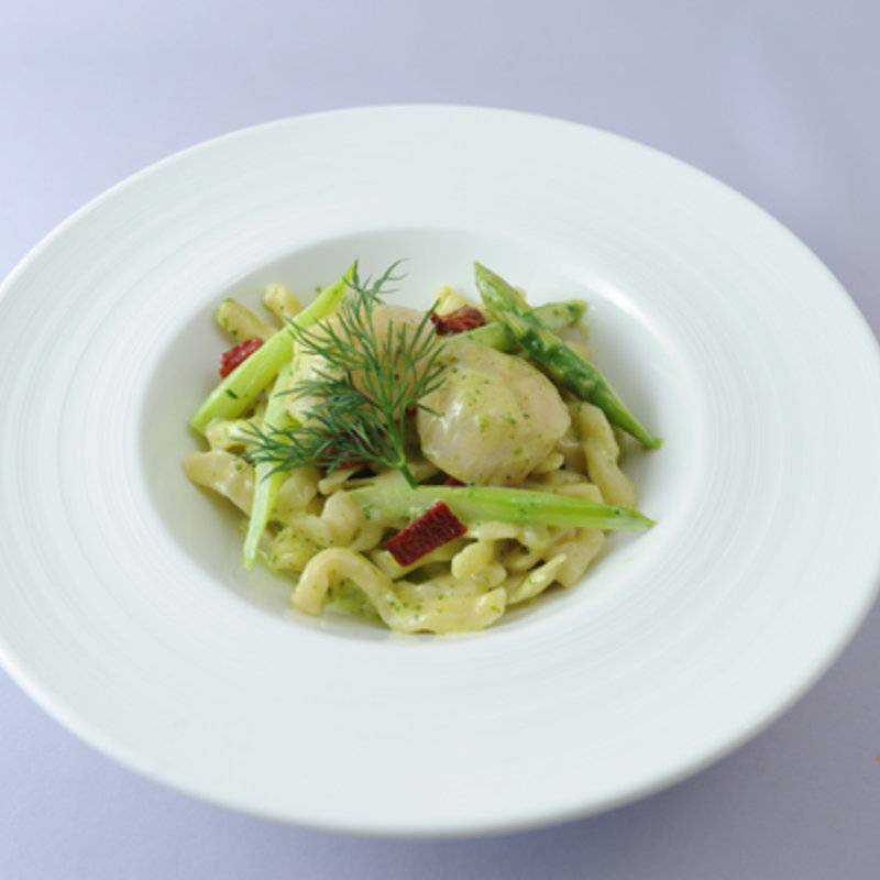 ドイツパスタ“シュペッツェレ”　～北海帆立とフレッシュハーブの濃厚ソース～(シュペッツレ カフェ&ワイン 表参道ヒルズ店 （【旧店名】レーゼン ヴァルト）)