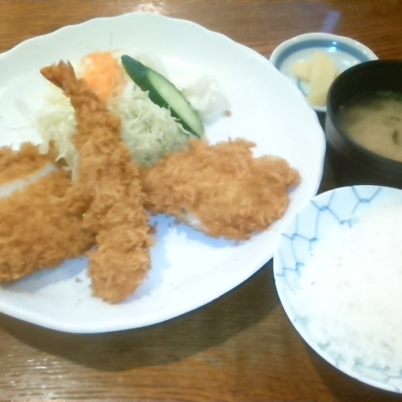 海定食(とんかつ 美とん さくらい 上大岡店)