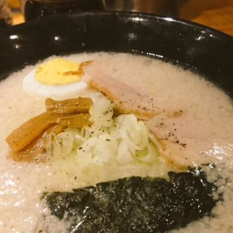 とんこつラーメン(豚骨らーめん 神豚)