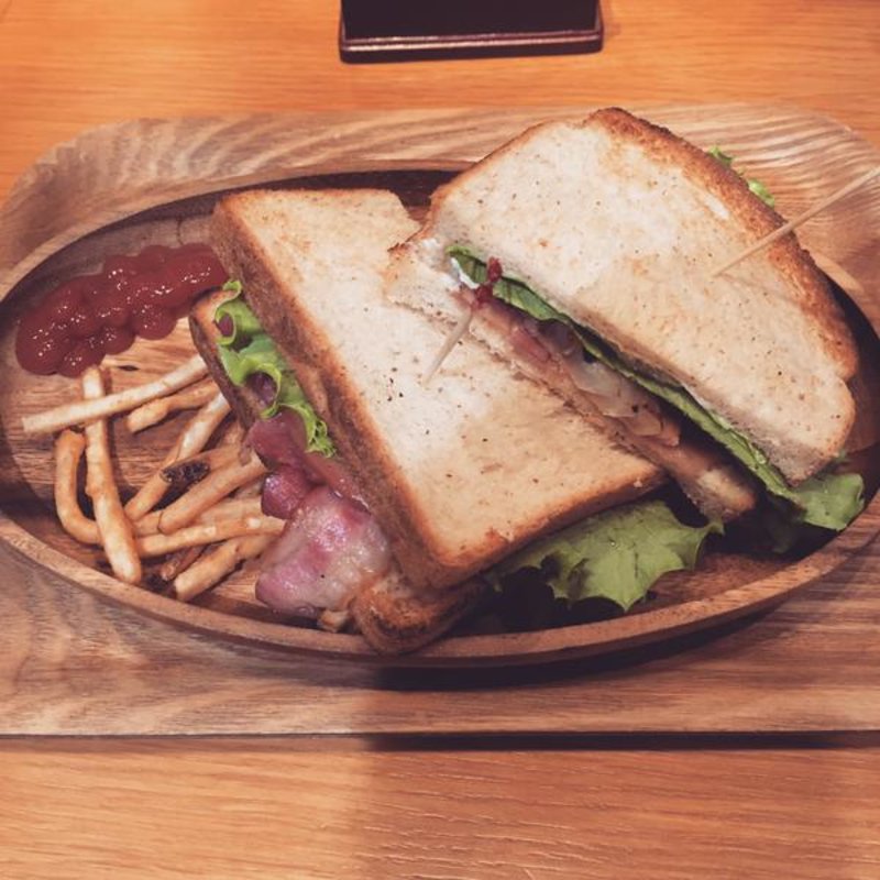 バケットサンド(本場NYスタイル×ビストロ酒場 DOOR)