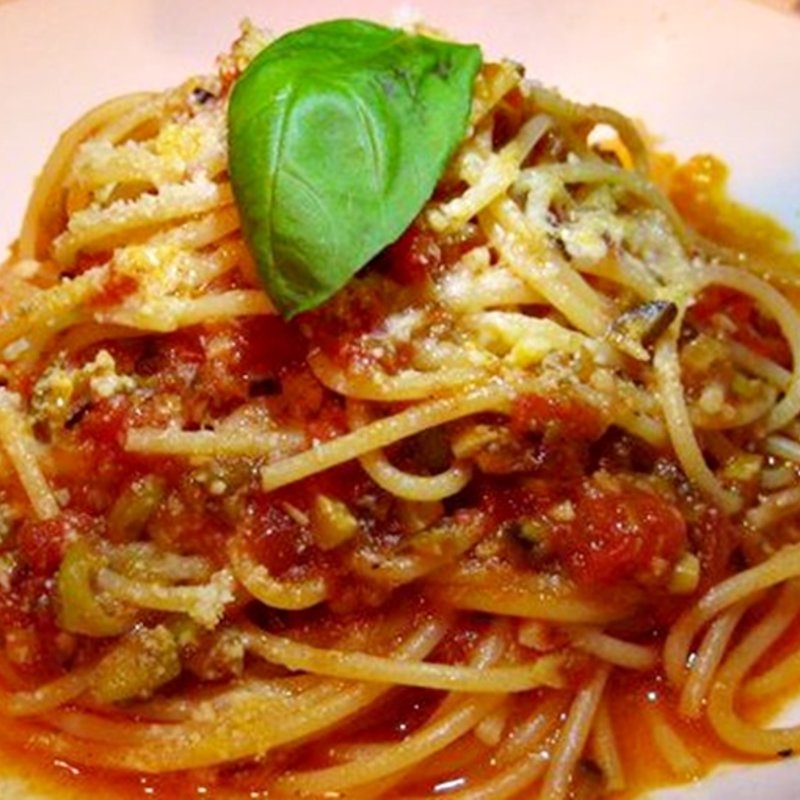 オリーブと青唐辛子の辛いトマトパスタ(ビストロ フレッシュ (BISTRO FRESH))