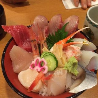 彩り海鮮丼(御楽 )