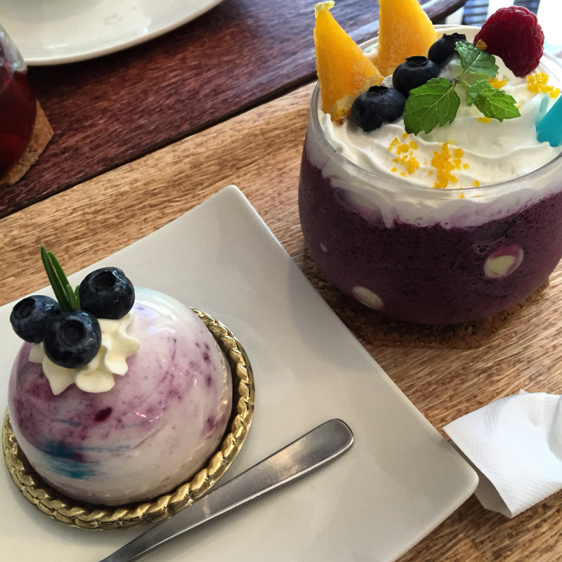 ブルーベリーのレアチーズケーキとスムージー(カフェ ミティーク （Cafe MythiQue）)