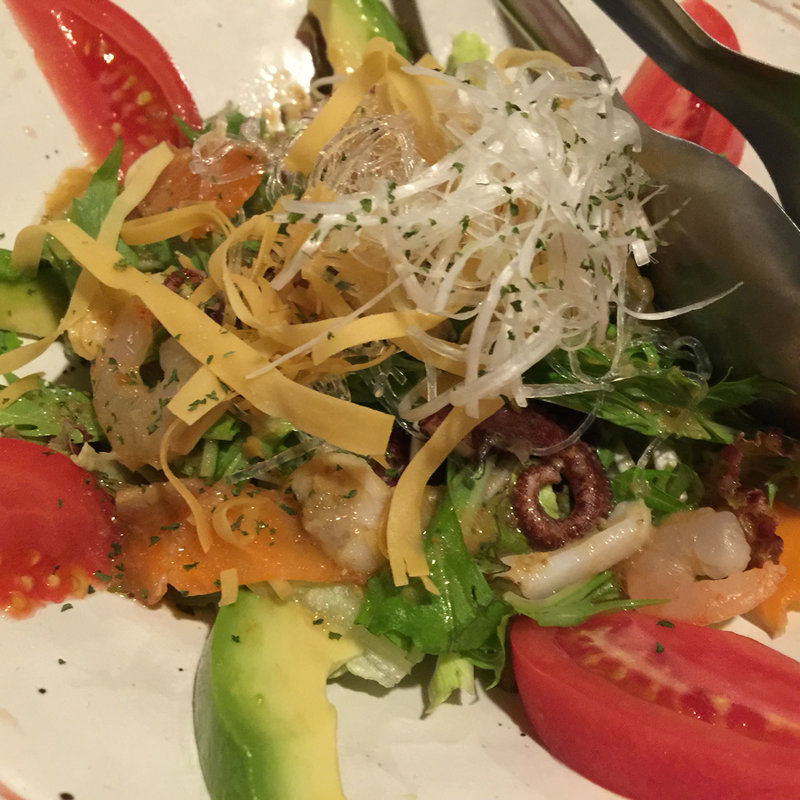 地元野菜のサラダ(串揚げと煮込みの店 ほたる)