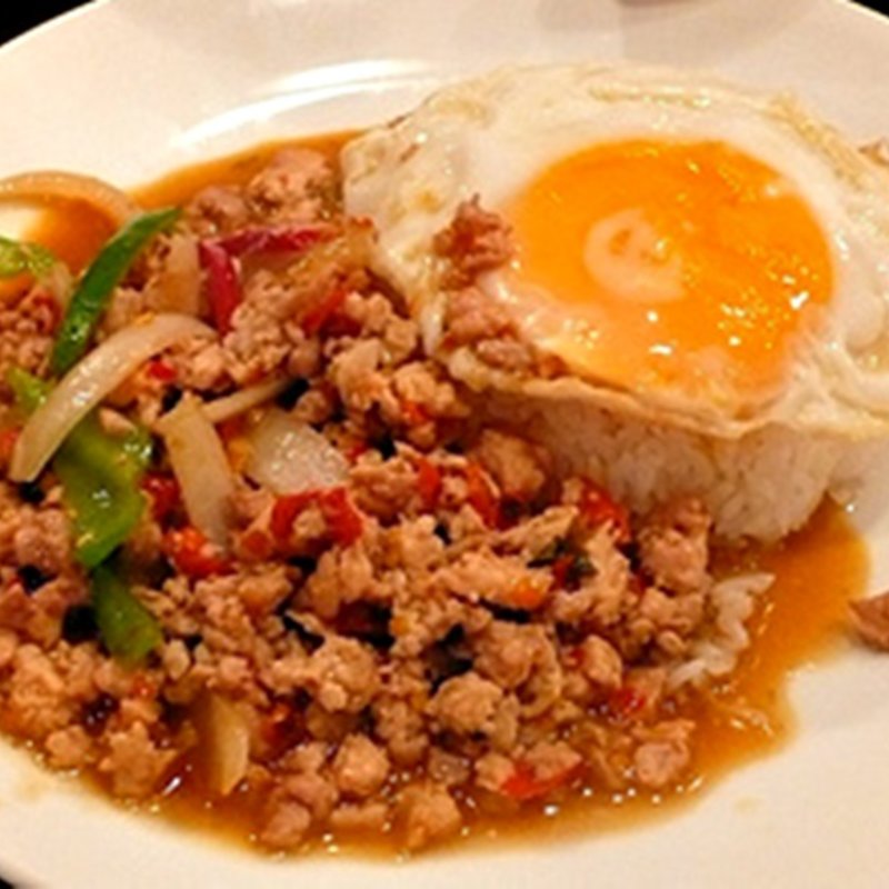 ガイ ガパオ ラット カーオ(タイ料理JUMPEE （ジャンピー）)