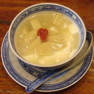 バナナ杏仁豆腐(中国ラーメン 揚州商人 市川二俣店 )
