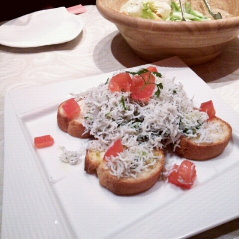 しらすと生のりのブルスケッタ(マリブ 横浜東口三井ビル店)