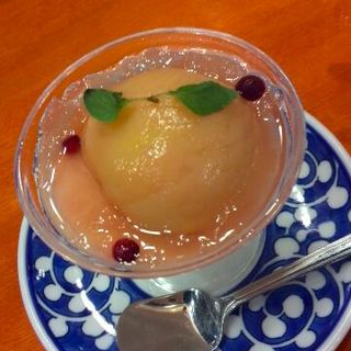桃の絹ごし杏仁豆腐(洋麺屋五右衛門 大井町店)