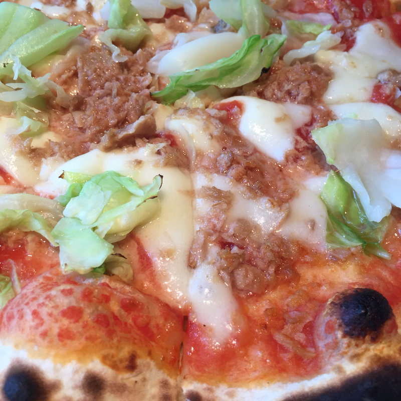 ツナとあいよ農場産キャベツ・モッツァレラチーズ・トマトソース(トラットリアボッソ TRATTORIA BOSSO)