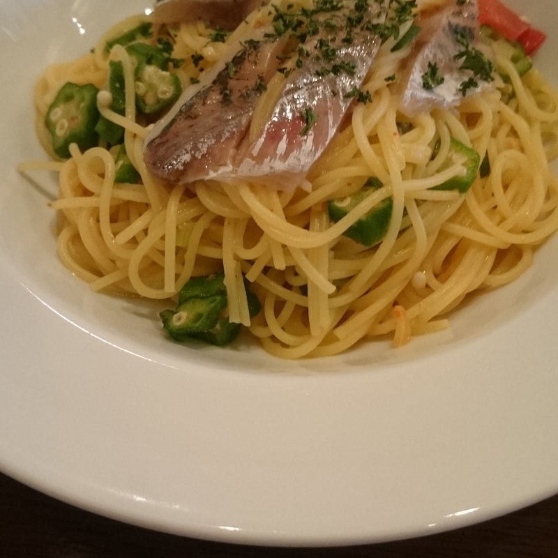 鯵とオクラのペペロンチーニ(ラ・パッショーネ)