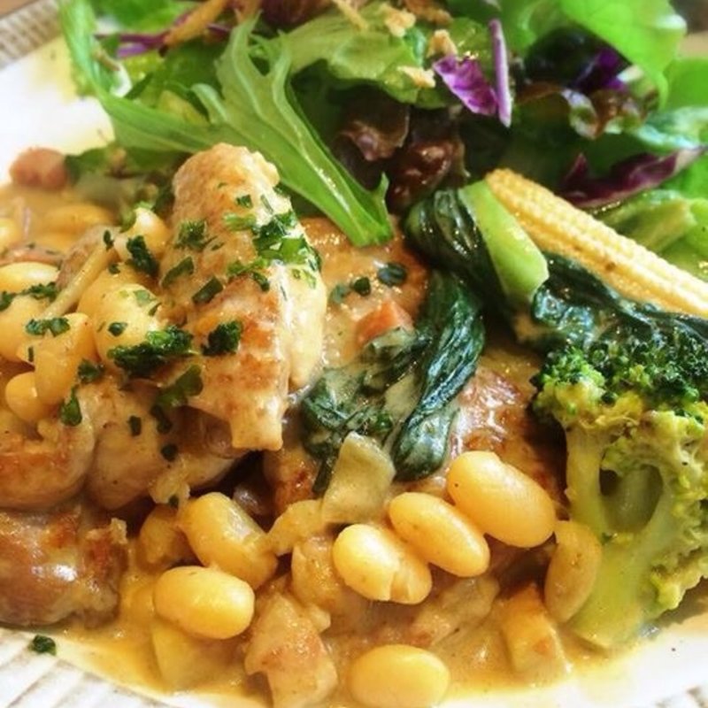 鶏もも肉のクリーム煮(カフェ ド ガモヨン （café de GAMOYON）)